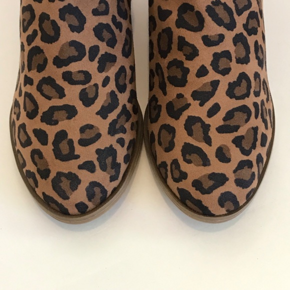 OLD NAVY Leopard Ankle Boots Low Block Heel Booties NWOT Women’s Size 6 - Picture 5 of 16